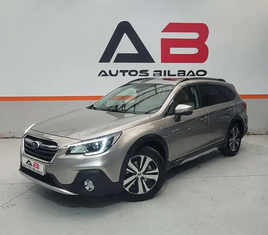 Photo 1 : Subaru Outback 2018 Essence