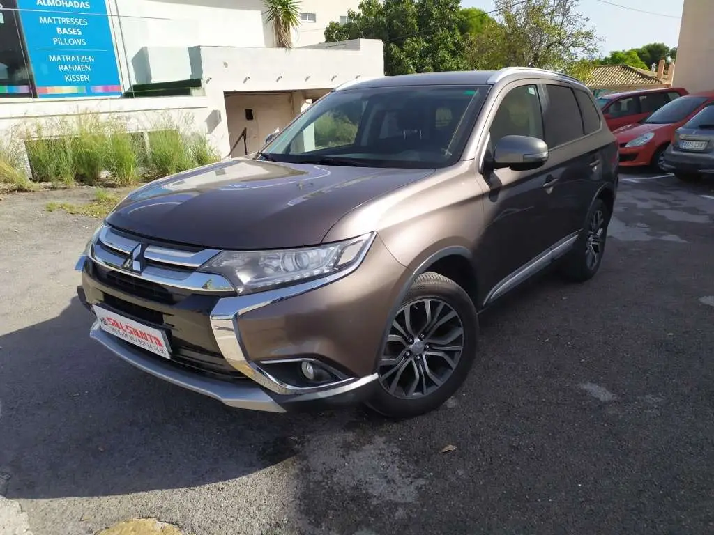 Photo 1 : Mitsubishi Outlander 2017 Diesel