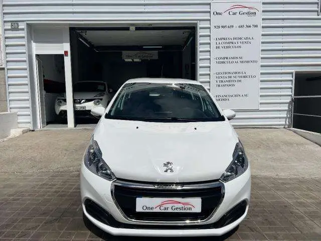 Photo 1 : Peugeot 208 2019 Essence