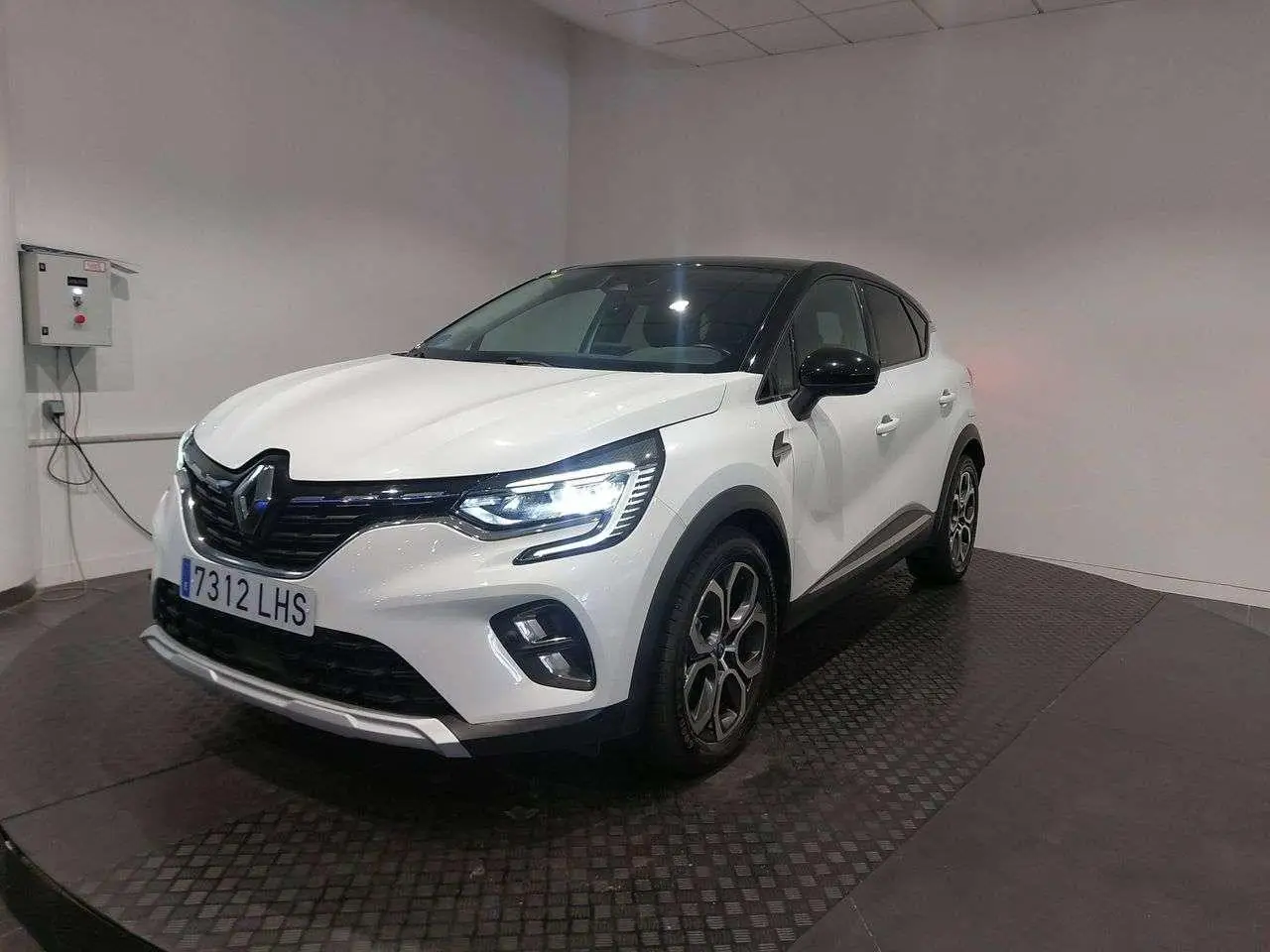 Photo 1 : Renault Captur 2020 Hybride