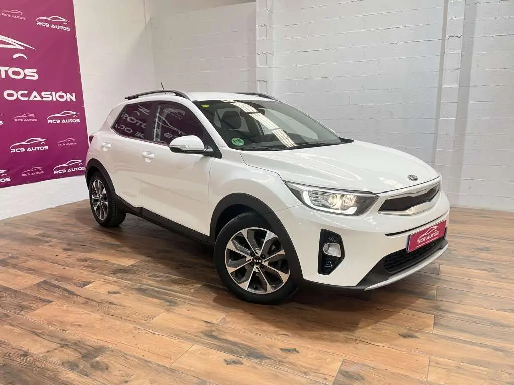 Photo 1 : Kia Stonic 2018 Petrol