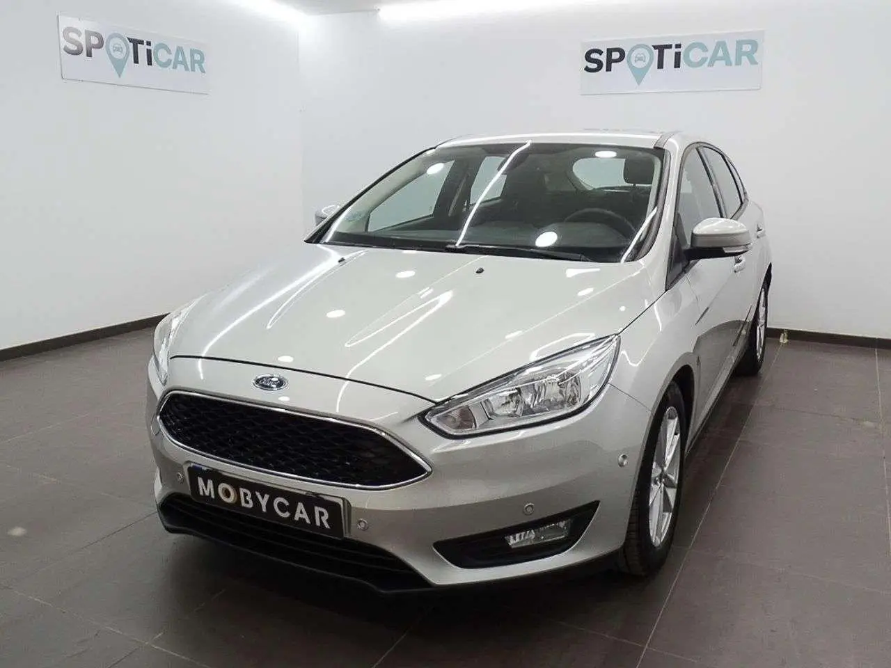 Photo 1 : Ford Focus 2018 Petrol