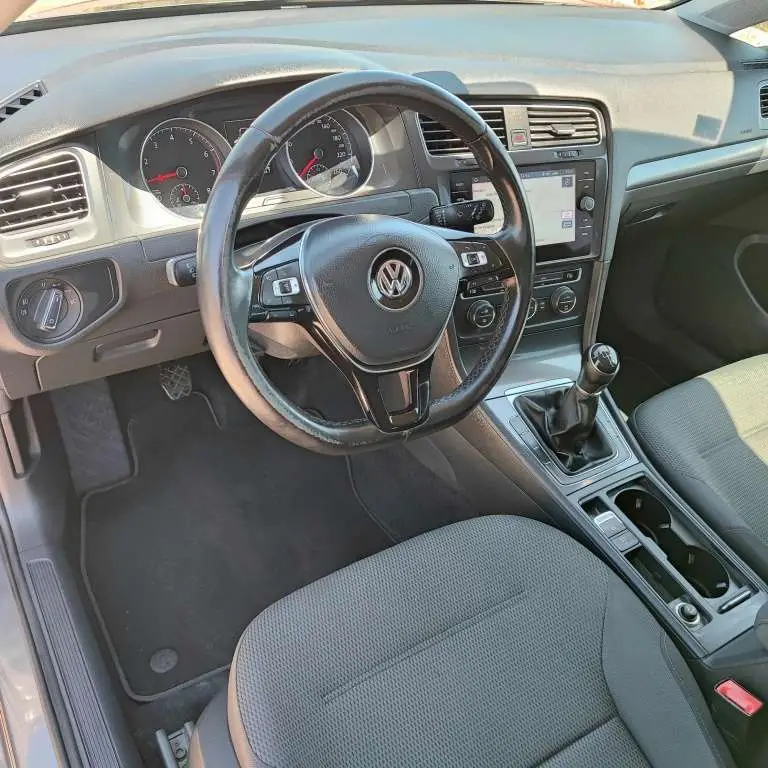 Photo 1 : Volkswagen Golf 2018 Essence