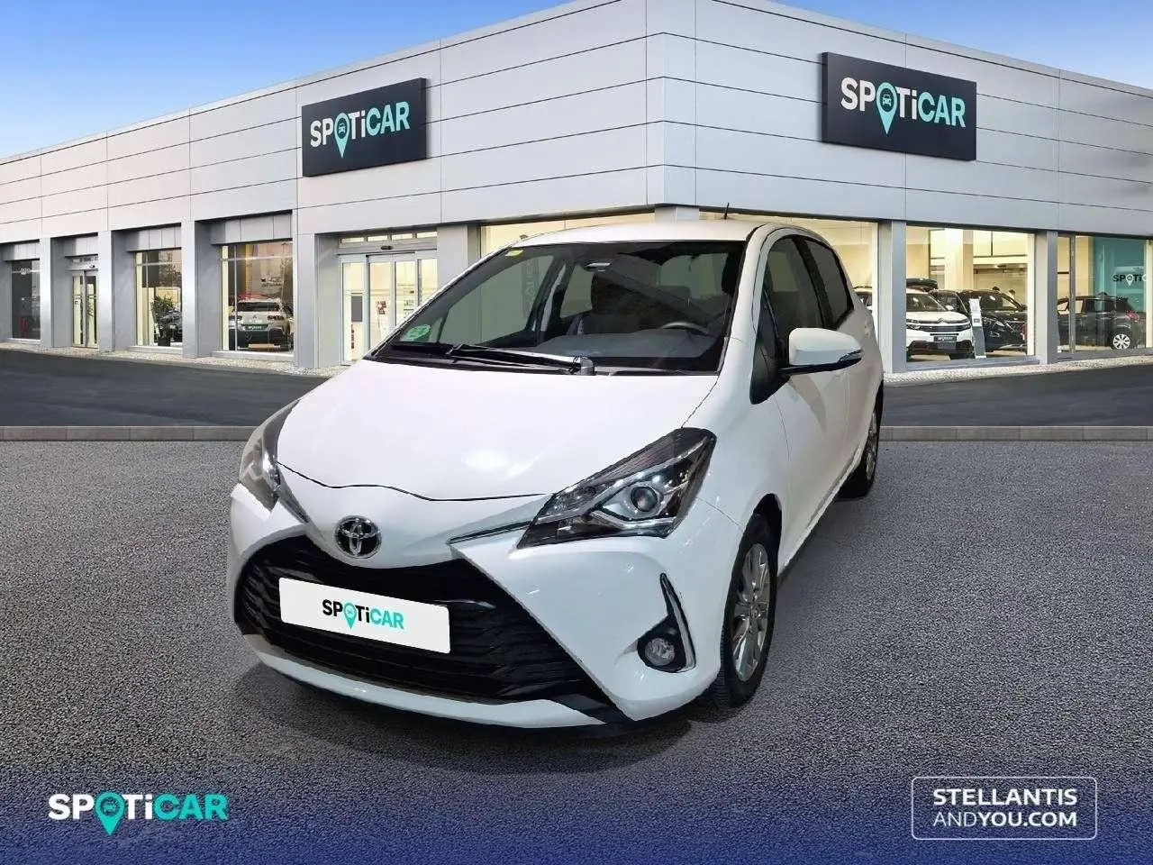 Photo 1 : Toyota Yaris 2017 Petrol