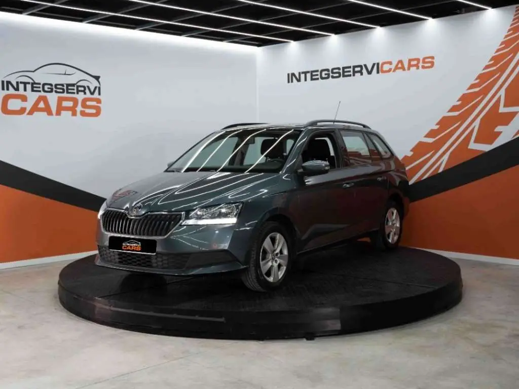 Photo 1 : Skoda Fabia 2019 Essence