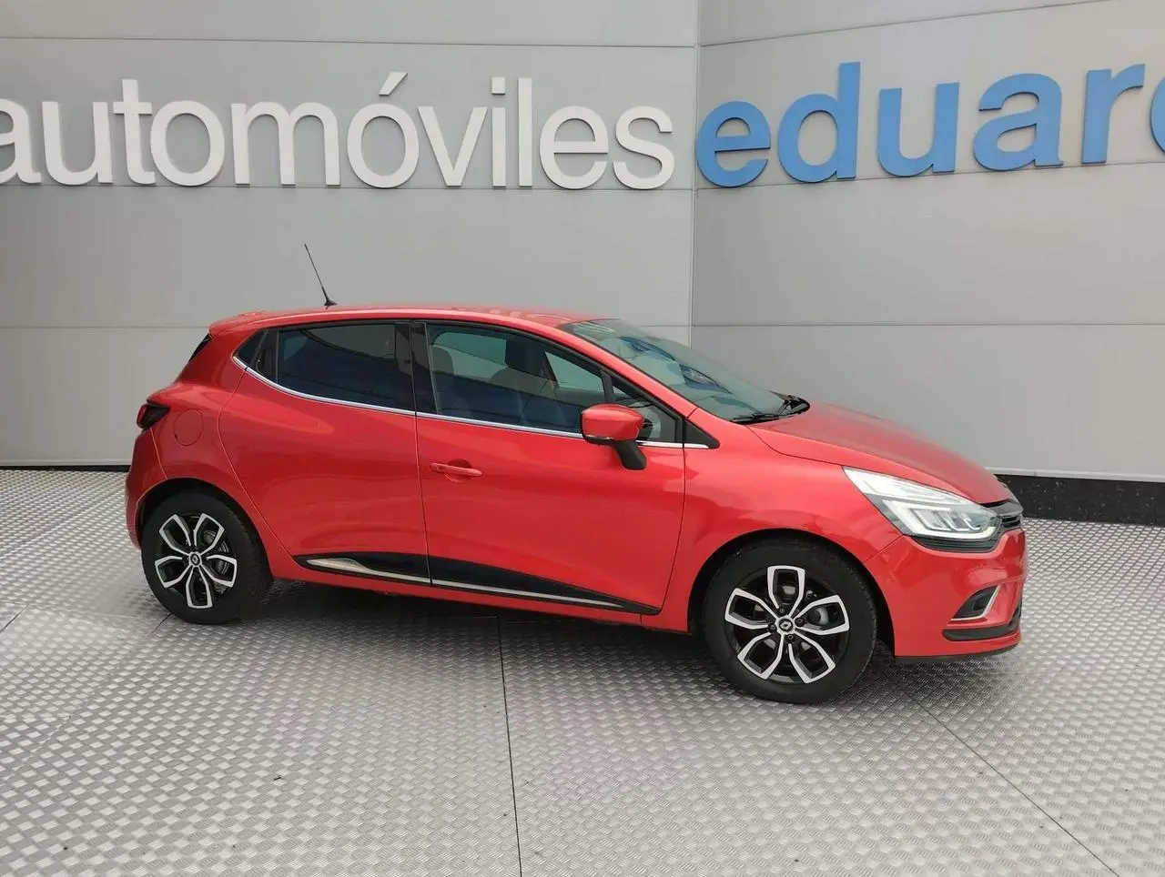 Photo 1 : Renault Clio 2019 Petrol