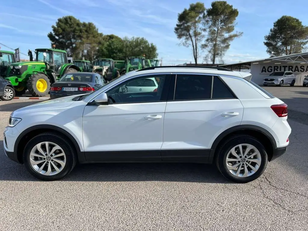 Photo 1 : Volkswagen T-roc 2022 Petrol