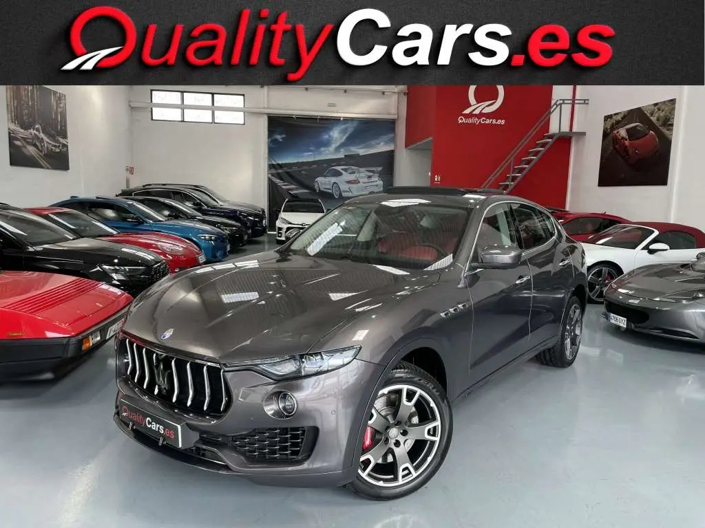 Photo 1 : Maserati Levante 2016 Essence