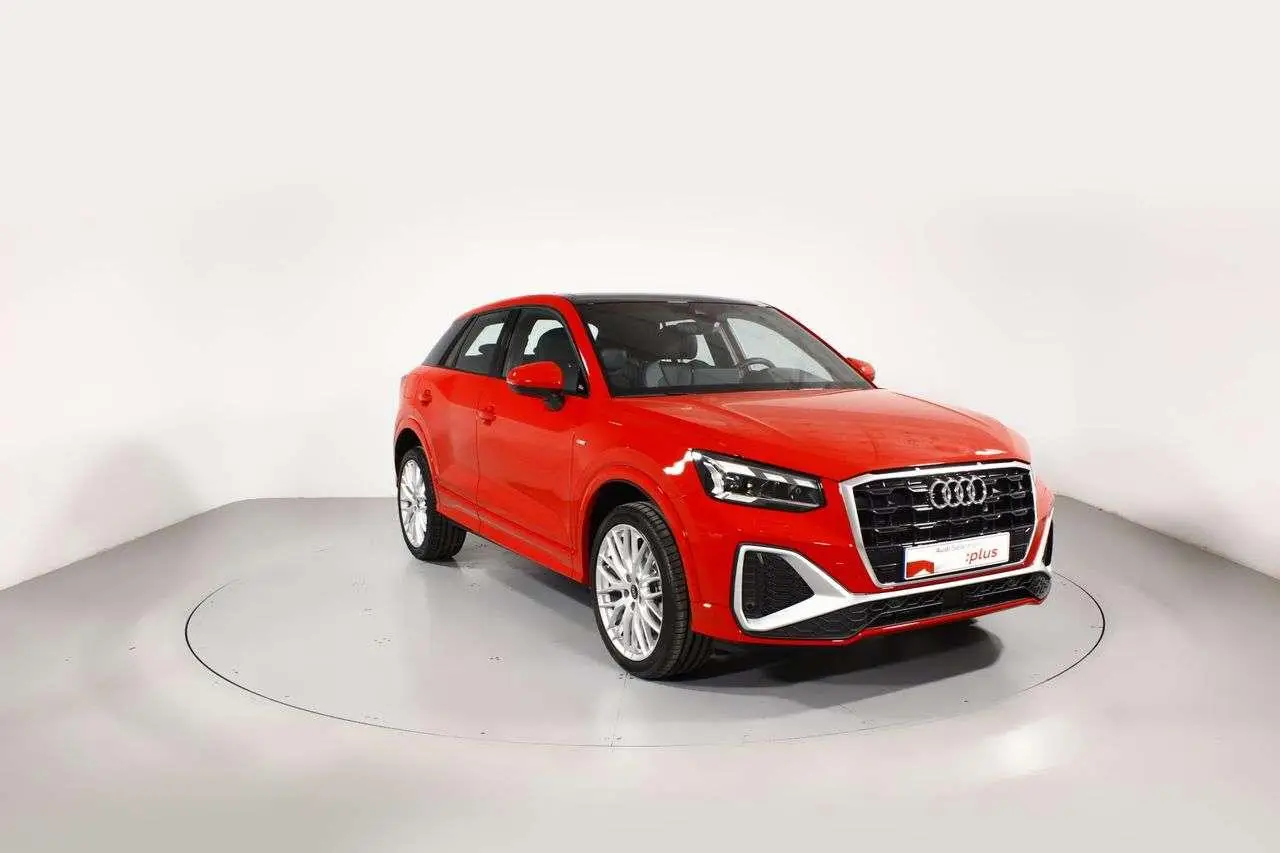 Photo 1 : Audi Q2 2023 Petrol