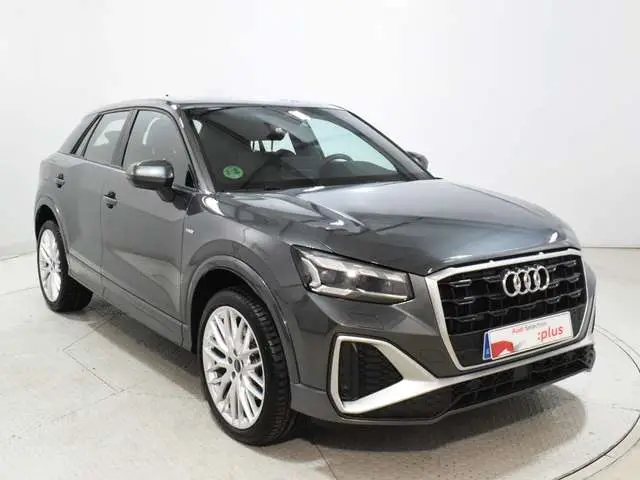 Photo 1 : Audi Q2 2024 Diesel