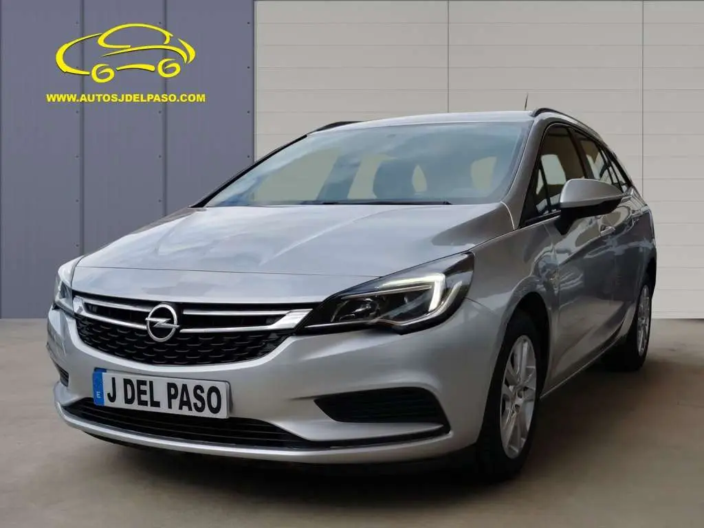 Photo 1 : Opel Astra 2017 Diesel