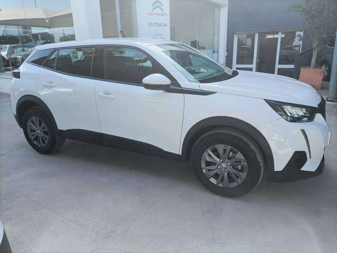 Photo 1 : Peugeot 2008 2020 Petrol