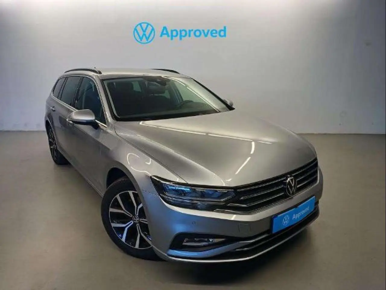 Photo 1 : Volkswagen Passat 2021 Petrol