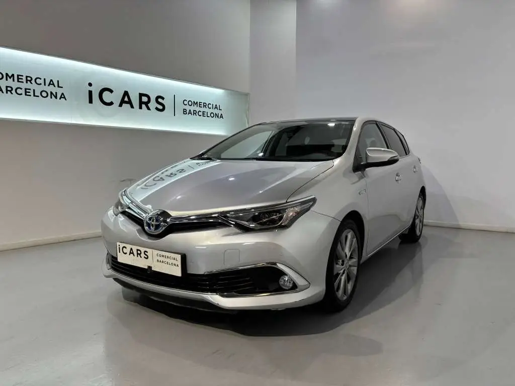 Photo 1 : Toyota Auris 2016 Hybride