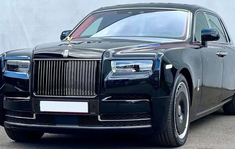 Photo 1 : Rolls-royce Phantom 2024 Petrol