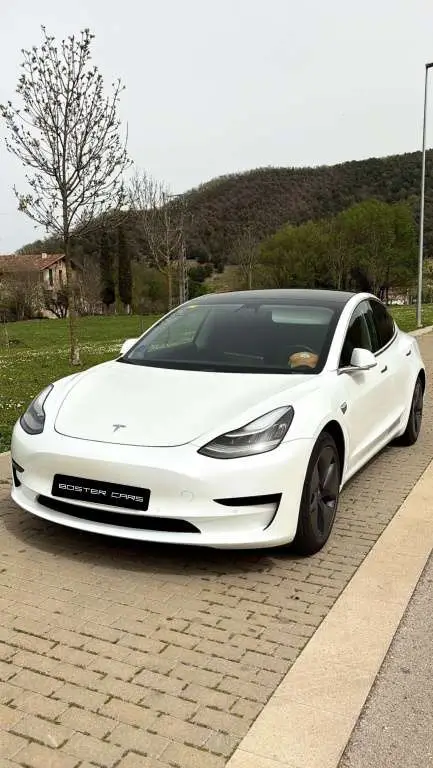 Photo 1 : Tesla Model 3 2019 Électrique