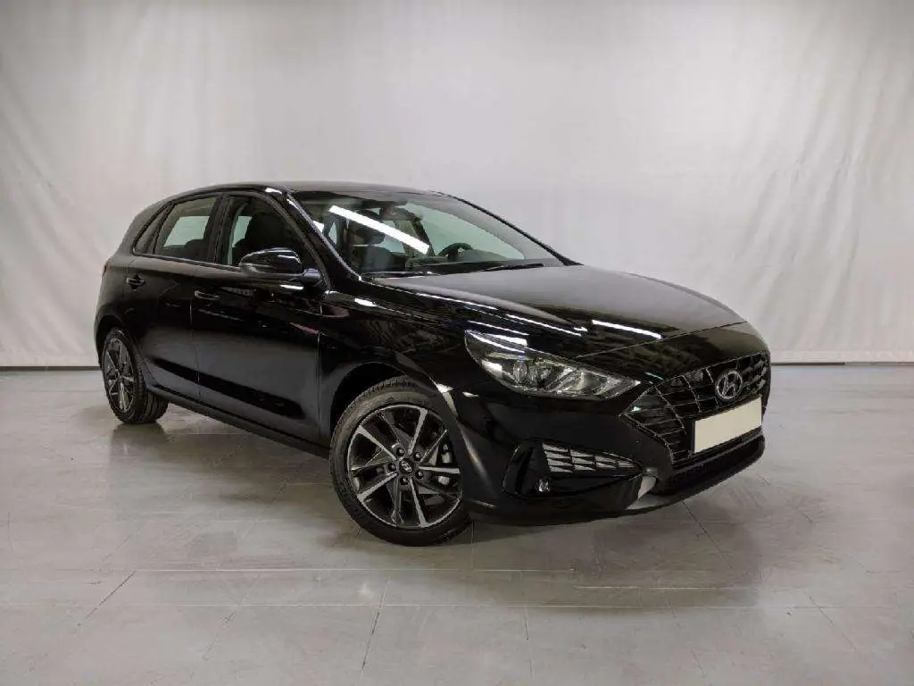 Photo 1 : Hyundai I30 2024 Petrol