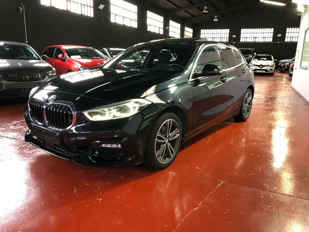 Photo 1 : Bmw Serie 1 2019 Diesel