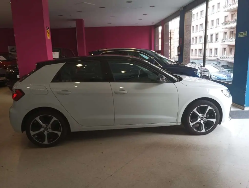 Photo 1 : Audi A1 2020 Essence