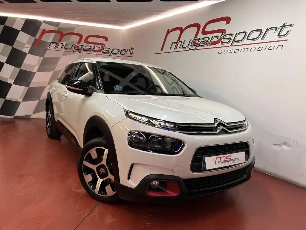 Photo 1 : Citroen C4 2020 Petrol