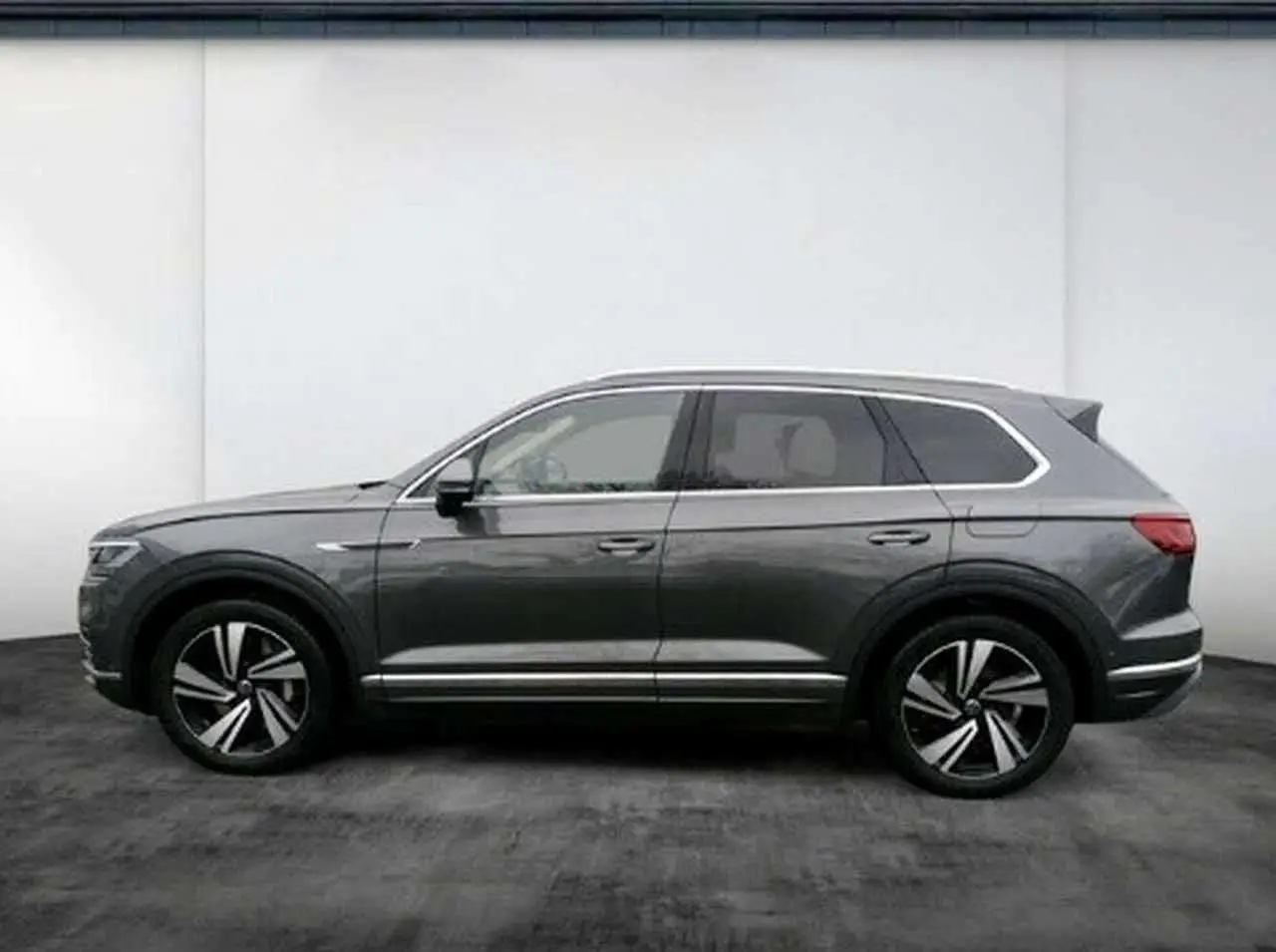 Photo 1 : Volkswagen Touareg 2021 Autres