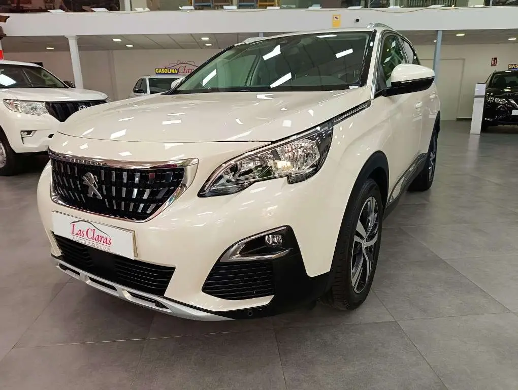 Photo 1 : Peugeot 3008 2019 Petrol