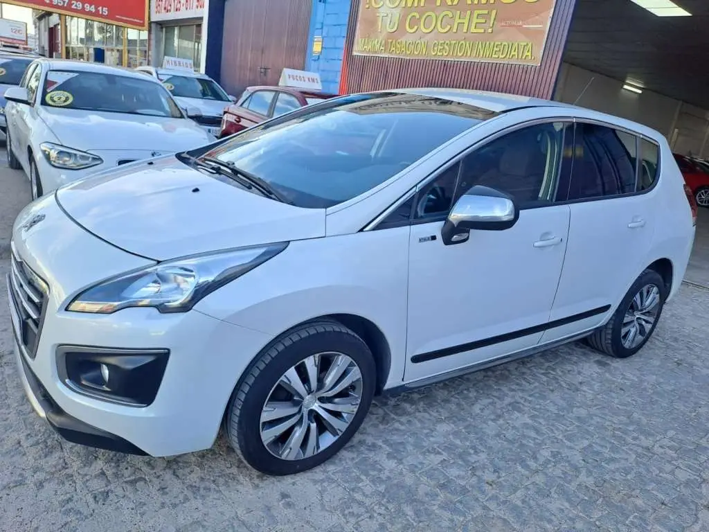 Photo 1 : Peugeot 3008 2015 Petrol