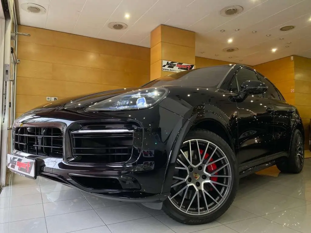 Photo 1 : Porsche Cayenne 2022 Petrol