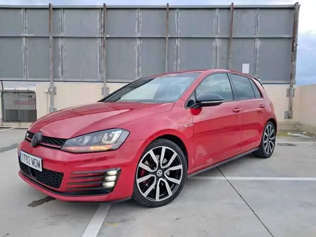 Photo 1 : Volkswagen Golf 2015 Essence