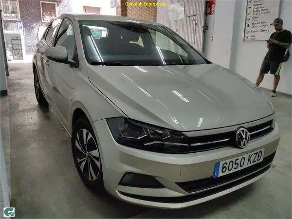 Photo 1 : Volkswagen Polo 2019 Petrol