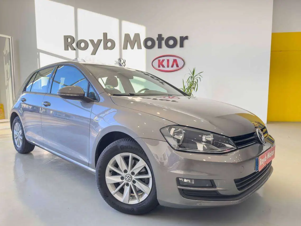 Photo 1 : Volkswagen Golf 2017 Petrol