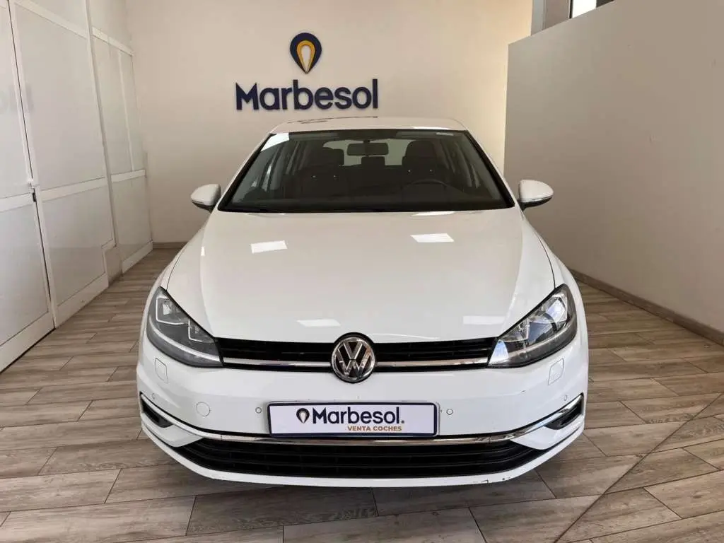 Photo 1 : Volkswagen Golf 2019 Essence