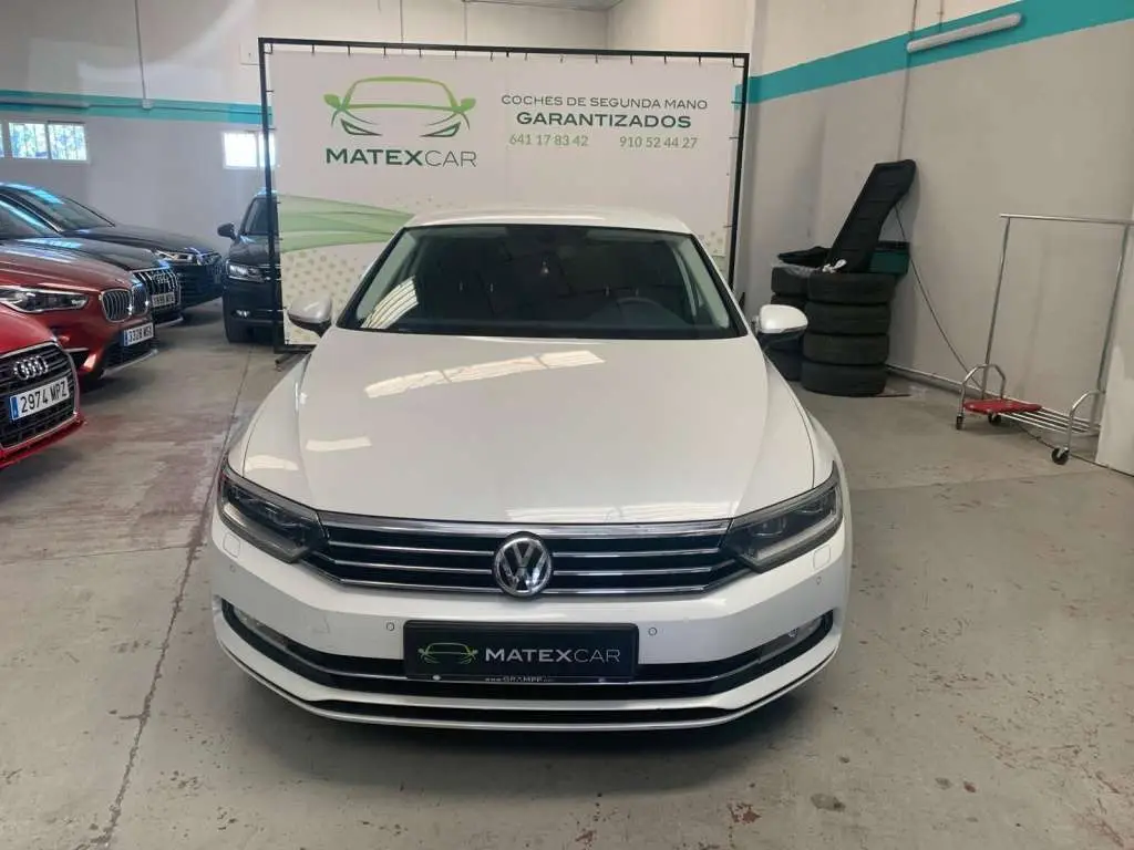 Photo 1 : Volkswagen Passat 2019 Diesel