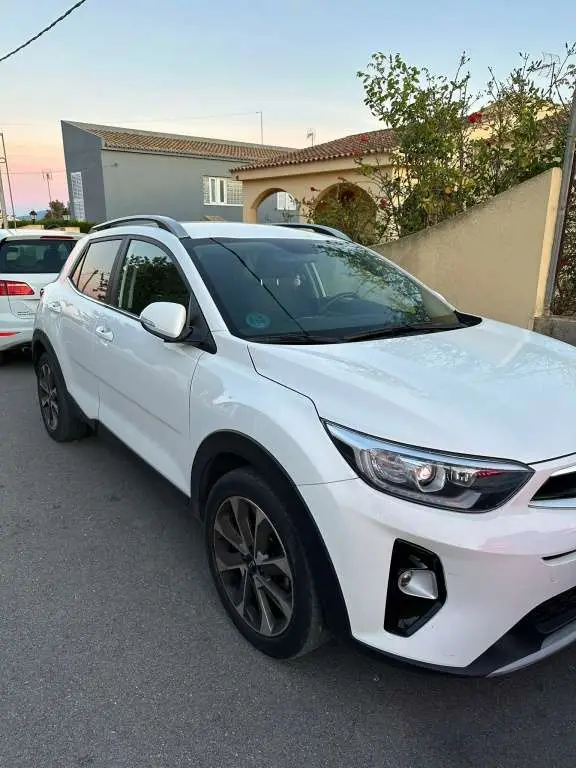 Photo 1 : Kia Stonic 2019 Essence