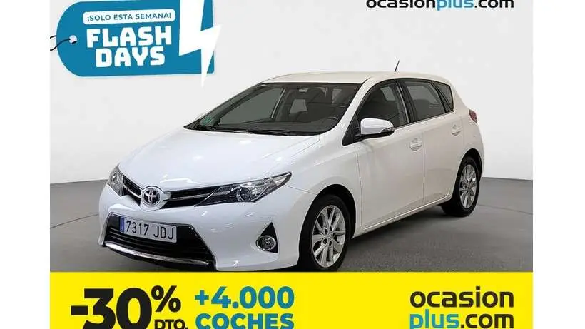 Photo 1 : Toyota Auris 2015 Petrol