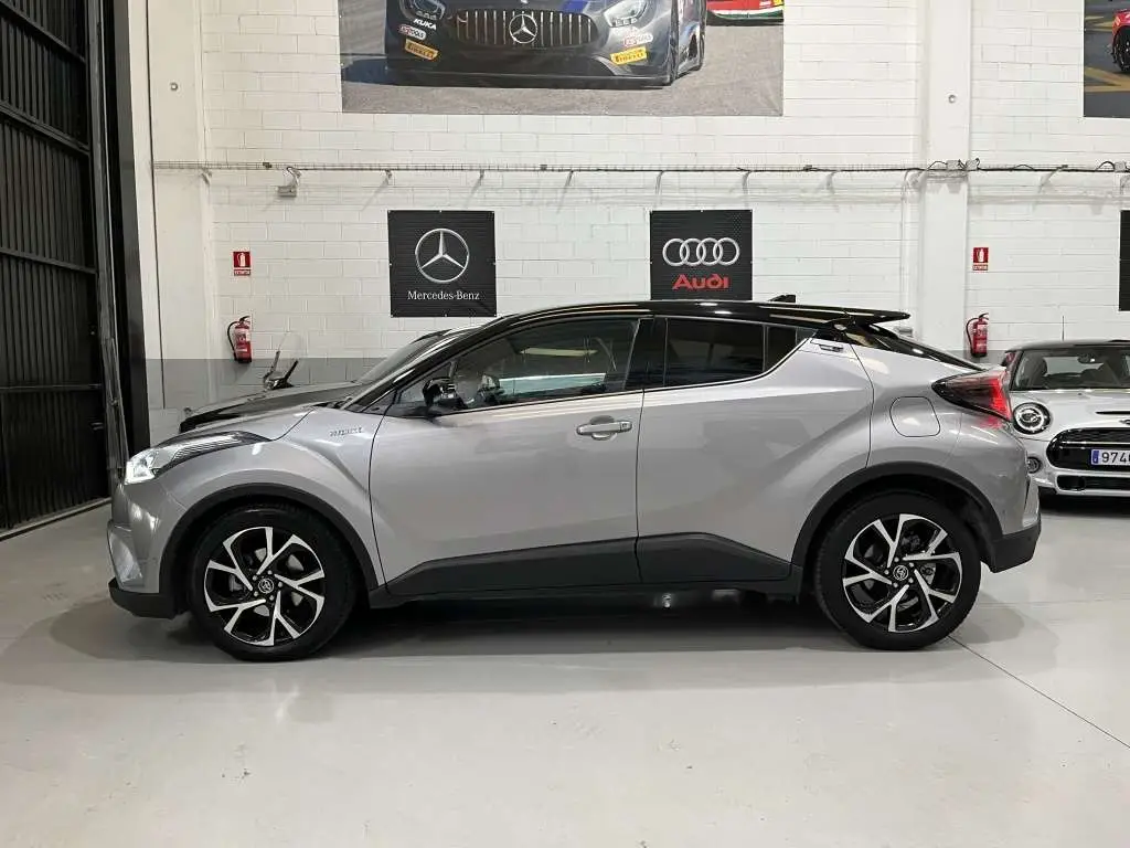 Photo 1 : Toyota C-hr 2016 Hybride