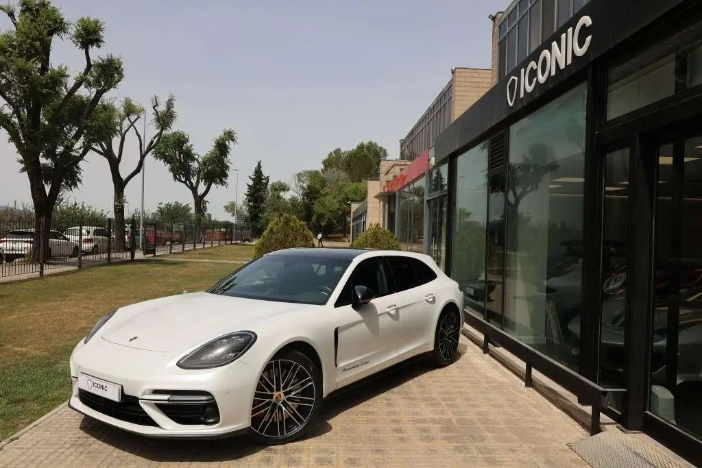 Photo 1 : Porsche Panamera 2018 Petrol