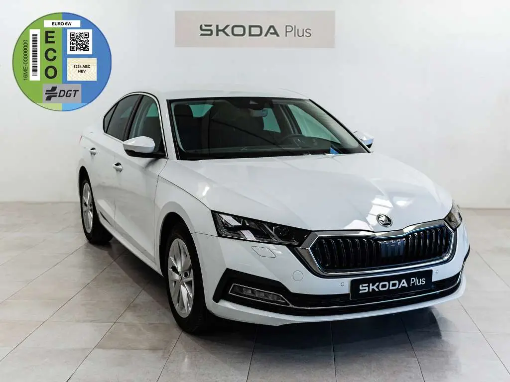 Photo 1 : Skoda Octavia 2024 Petrol