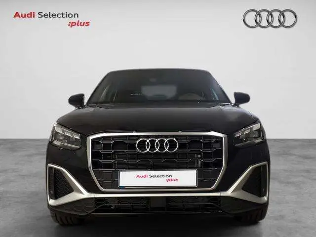 Photo 1 : Audi Q2 2024 Essence