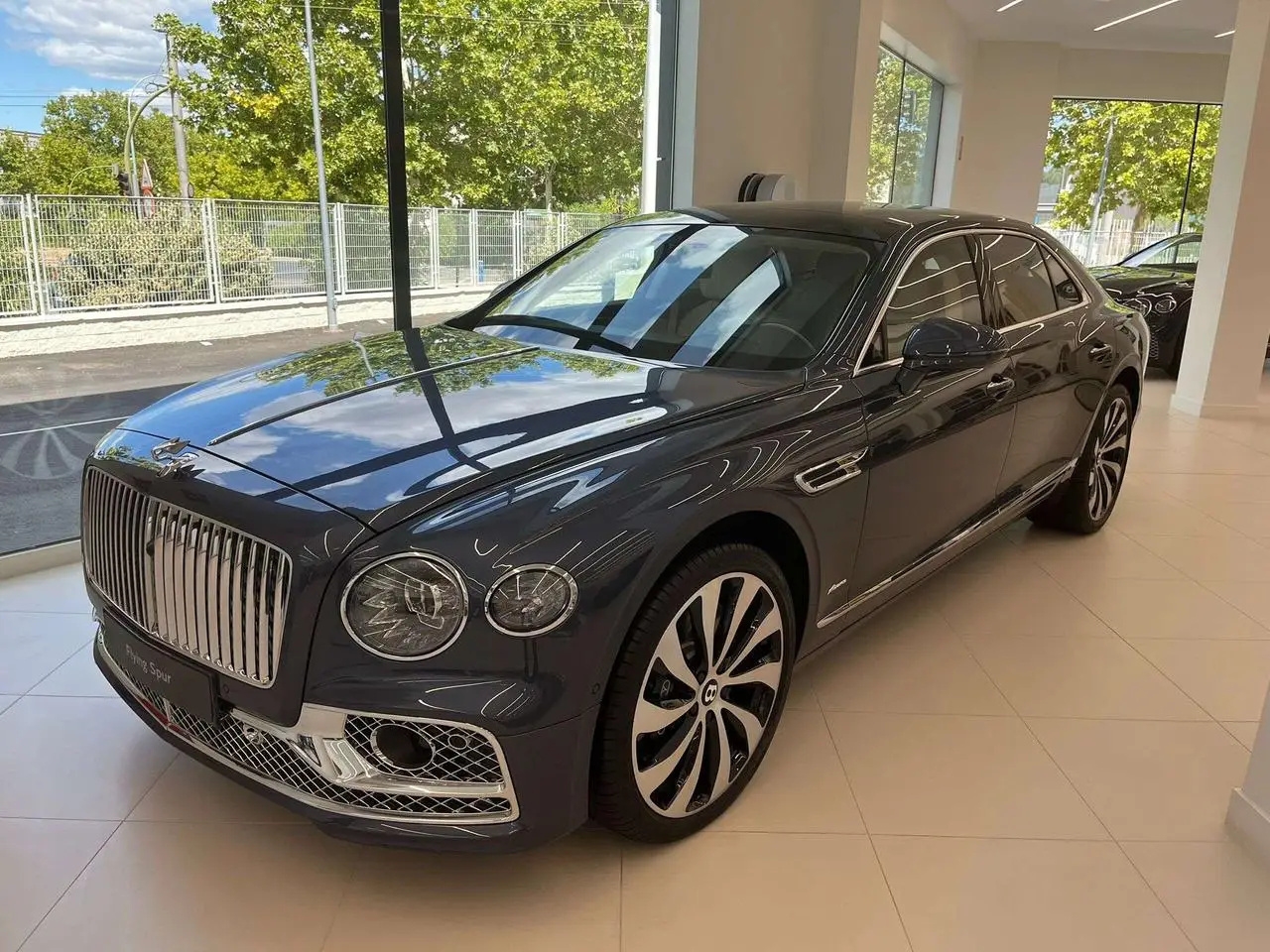 Photo 1 : Bentley Flying Spur 2024 Essence