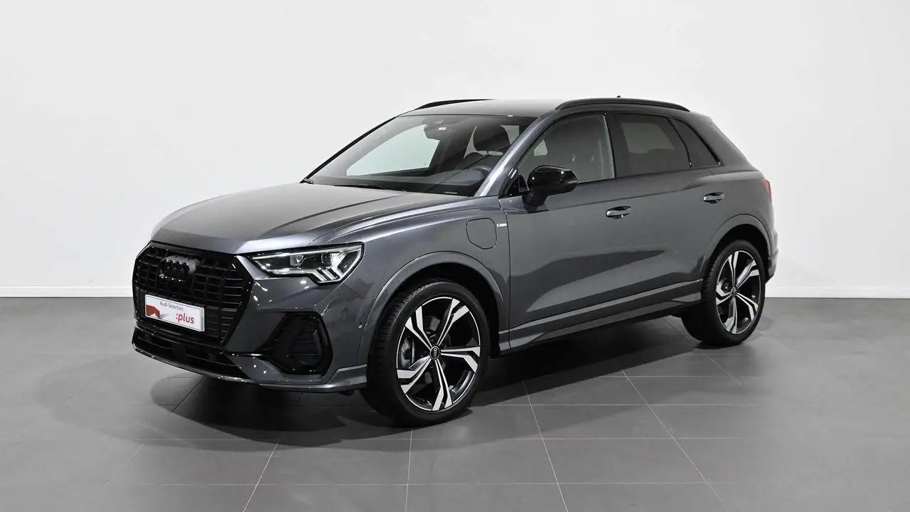 Photo 1 : Audi Q3 2023 Hybride