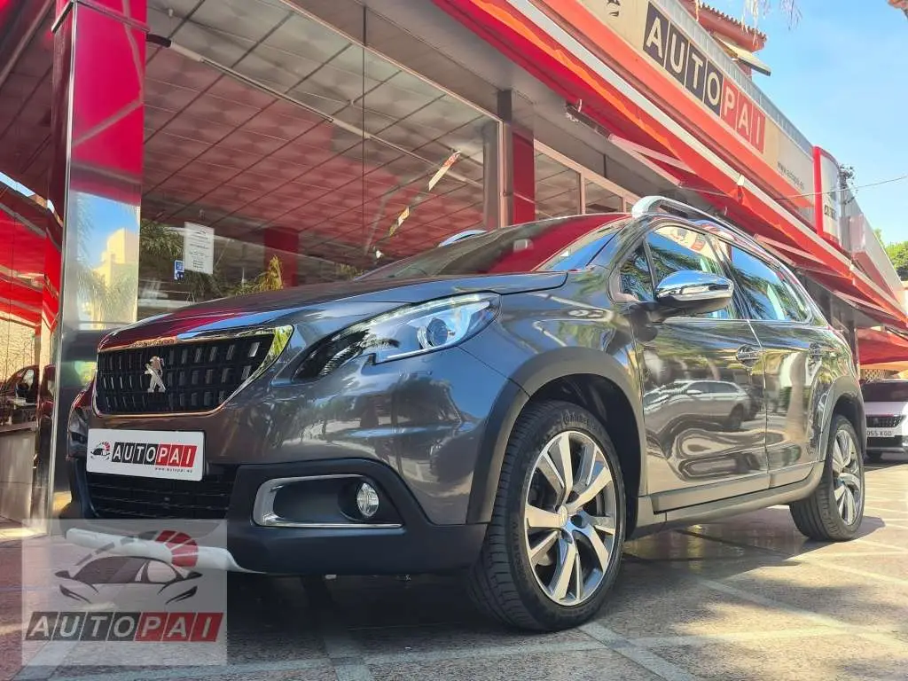 Photo 1 : Peugeot 2008 2019 Petrol