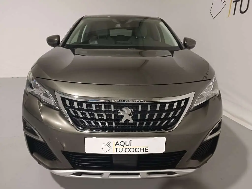 Photo 1 : Peugeot 3008 2019 Essence