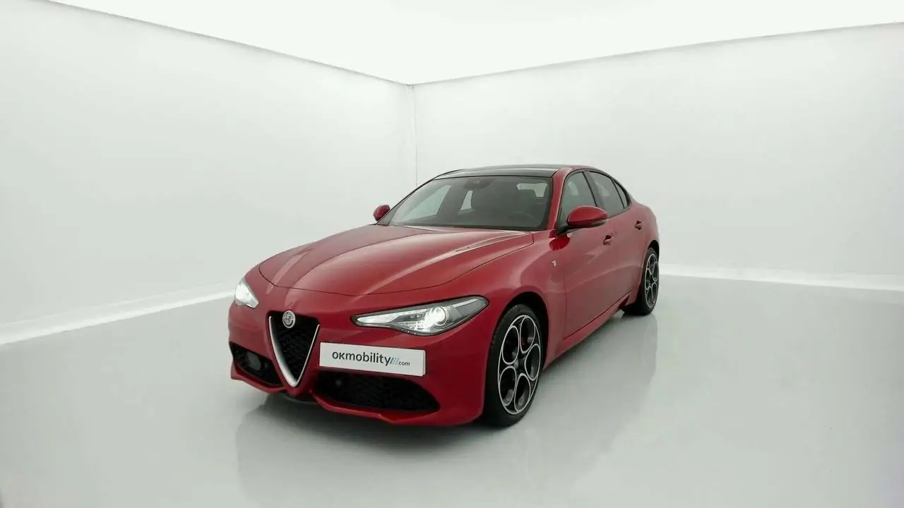 Photo 1 : Alfa Romeo Giulia 2022 Petrol