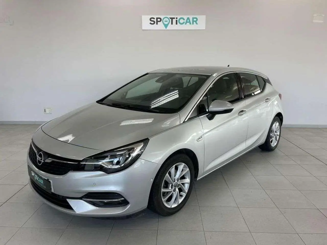 Photo 1 : Opel Astra 2020 Essence