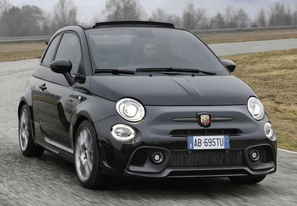 Photo 1 : Abarth 695 2024 Essence