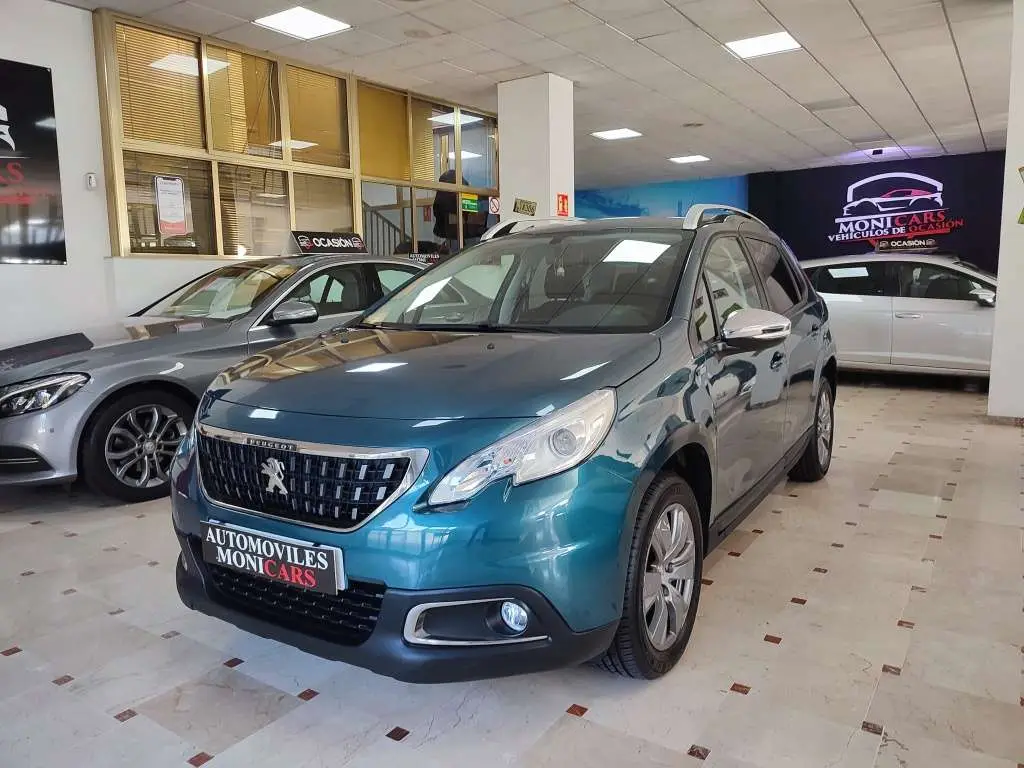 Photo 1 : Peugeot 2008 2017 Petrol