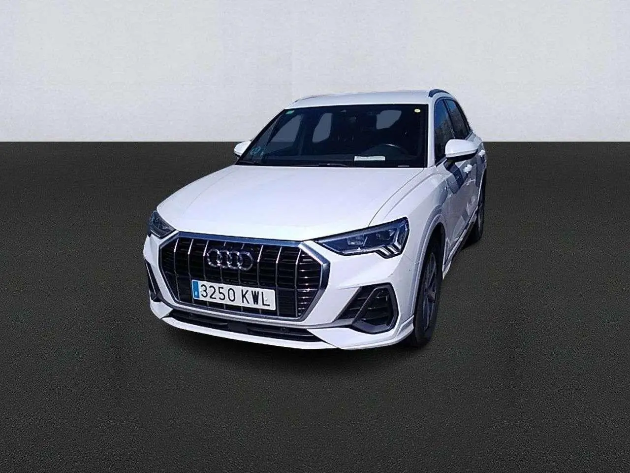 Photo 1 : Audi Q3 2019 Petrol