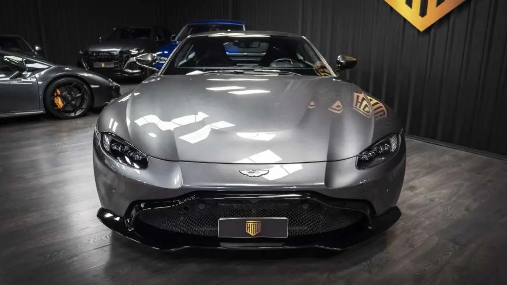 Photo 1 : Aston Martin Vantage 2018 Petrol