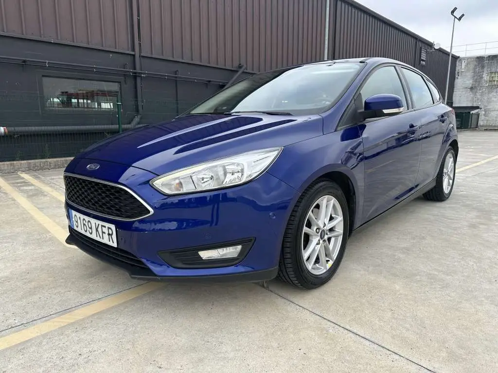 Photo 1 : Ford Focus 2017 Petrol